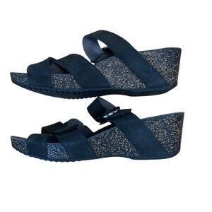 Dansko Susie Milled Black Nubuck Leather Wedge Sandals size Women’s 39